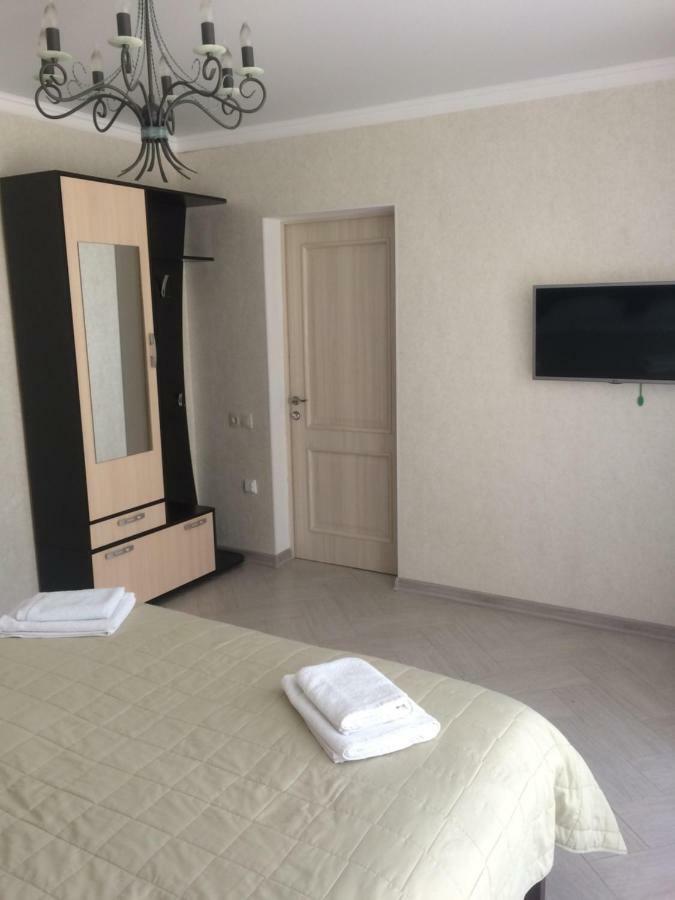 Guest House Гости Pizunda Extérieur photo